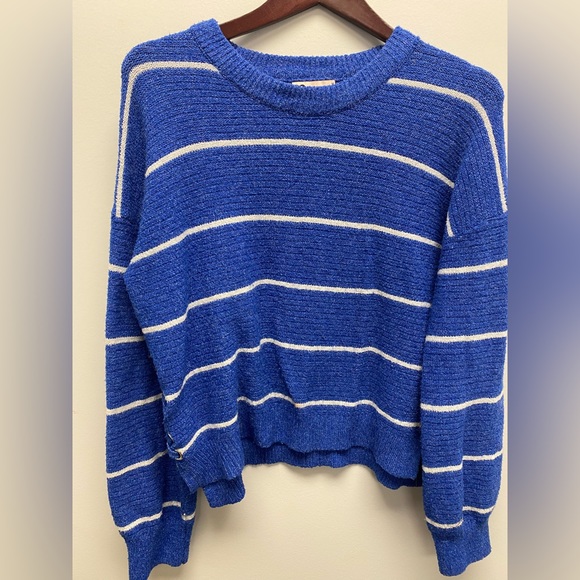 SO Tops - ✨ 4 for $30 ✨ SO Blue & White Strip Super Soft Oversize Sweater Size M
